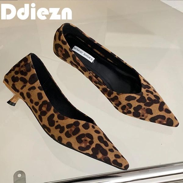 959 chaussures chaussures robe léopard femmes pompes à talons 2024 à la mode bout pointu dames talon bas carrière femme diapositives sandales 25776