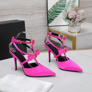 Sandales à talons hauts avec boucle en métal de 95 mm Chaussures pour femmes Bride à la cheville enveloppée Chaussures de créateurs de luxe Chaussures de mariage embellies en métal de mode Boîte à chaussures multicolore