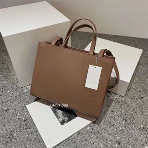 9A Designer Crossbody Shopping Sac Texture Handsbag Womens grande capacité Single Messenger Tote Messager Sac S33