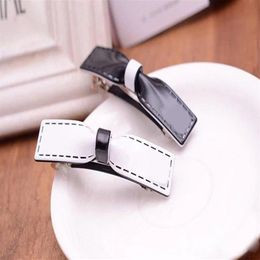 9X2 CM Moda acrílico blanco y negro C horquilla una palabra clip pasadores para damas pinzas para el cabello favoritas Joyería tocado vip regalos281t