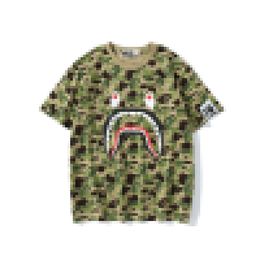 A Bathing a AP New Teenage Shark Sliver Camo T-shirt vert et blanc