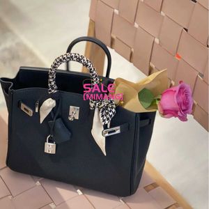 Een Birknns Classic Bag 2024 Nieuwe Togo Top Layer Cowhide Silver Buckle Bag met grote capaciteit modieuze en veelzijdige één schouder Crossbody handheld dames VU5R