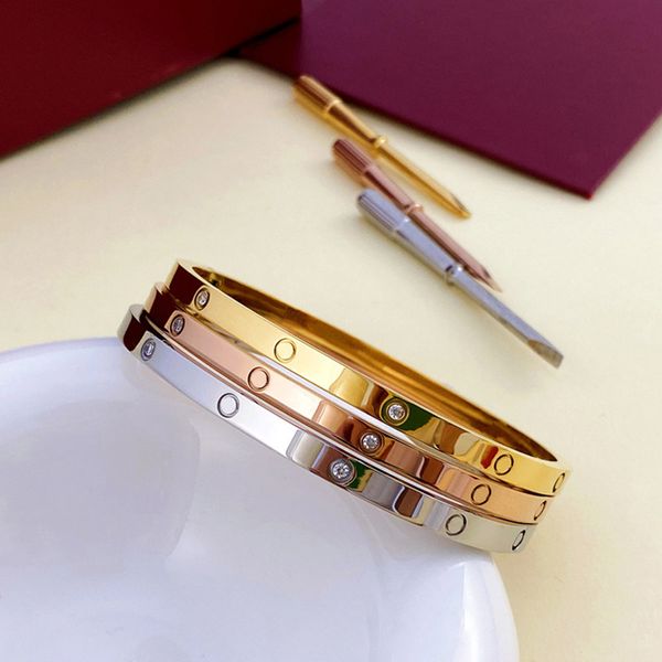 Un bracelet de créateur classique de 4 mm d'épaisseur pour femmes, bracelets à vis d'amour haut de gamme, bracelet de mode de luxe, bijoux en or 18 carats et diamants, cadeaux