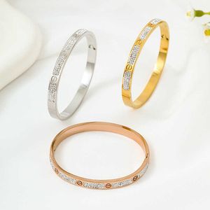 Un Bracelet Cartres classique plein ciel étoile ongles lumière Bracelet de luxe tempérament exquis acier inoxydable incolore nouveau produit