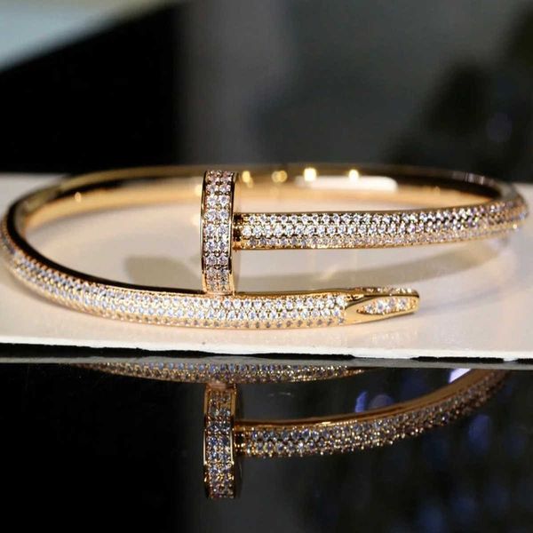 A Classic V Gold Card Home Bracelet à ongles plaqué argent sterling 925 véritable serti de diamants léger luxe polyvalent style à la mode fabriqué à la main ZYEN