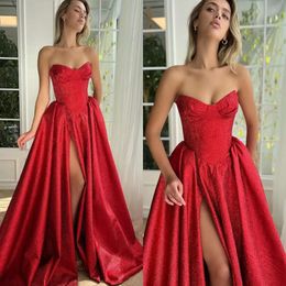 Een elegante rode prom -line sweetheart kleedt dijst spleet glitter avondjurk ruche formeel lange speciale ocn split sweep trein feestjurk
