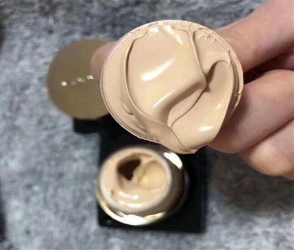 Une célèbre marque Suqqu Liquid Foundation Extra Rich Glow Cream 30G Fondations de maquillage japonais 101 102 002 Couleurs28979314351