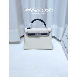 A Kaily Luxury Bag Sac pour téléphone portable avancé et polyvalent avec cuir contrasté noir et blanc pour femme mini tendance bandoulière une épaule de deuxième génération