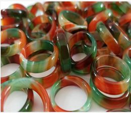 Een groot aantal gehele agaat kleurrijke ringfabrikanten del Ivery A15005094