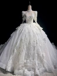 Une ligne robes arabes nouveau designer de qualité supérieure balle magnifique balayage train cristaux perles robes de mariée perlées dentelle appliques robe de mariée ppliques