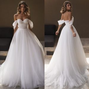 Een lijn boho -jurken voor bruid uit schouder trouwjurk parels sweetheart tule ontwerper bruidsjurken