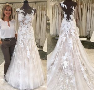 Una línea de vestidos de novia de ensueño apliques corpiño de ilusión Vestidos de novia tren de barrido Vestidos nupciales Vestidos De Novia