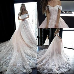 Une ligne des robes élégantes rougir rose sur les appliques d'épaule Backless Bohemian Bride Robe de mariée