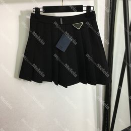 A-lijn plooirok dames driehoek badge shorts rokken sexy dames zwart grijze rokken