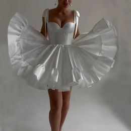 Una línea de vestido de fiesta de graduación blanco corto 2023 correas espaguetis arco volantes satén cumpleaños vestidos de noche Robe De Soiree Vestidos Feast Customed