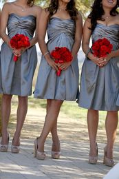 Schattige korte bruidsmeisje jurken ruches a-lijn strapless knielengte prom feestjurken vestidos de madrinha taffeta vestido de festa longo