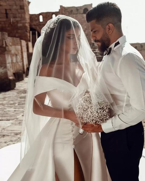 Una línea de vestidos de novia elegantes 2023 fuera del hombro Vestidos de novia con cuello desmontable con tren desmontable Lado dividido Satén Vestido De Novia B0213c