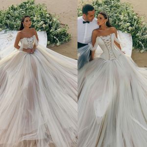 Une ligne robes de mariée Illusion bretelles Corset corsage vestido de noiva sans manches à plusieurs niveaux Tulle robes de mariée