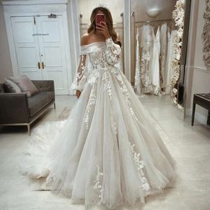 Une ligne de mariée robes en cœur décolleté en dentelle appliquée en dentelle en dentelle drapée robe nuptiale avec enveloppe détachable mariée en tulle à plusieurs niveaux pour les femmes noires D137 0418