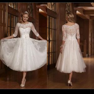 Une ligne Blanc 2019 Robes De Mariée Courtes Scoop Dentelle Appliques Demi Manches Custom Made Vintage Robes De Mariée Pas Cher Genou Longueur Weddin200q