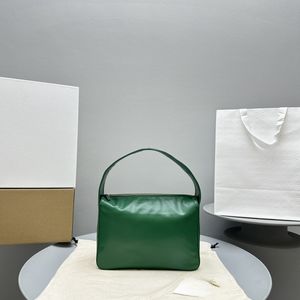 Un design minimaliste et de niche pour un sac sous les bras portable