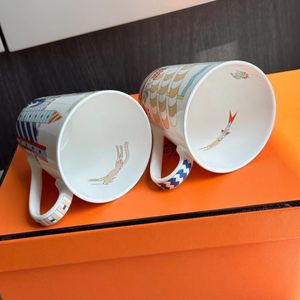 Een nieuwe generatie prachtige en modekinderen Fun Bone China Cup, paar Cup, Milk Breakfast Cup, Creative Micro Luxury Office Tea Cup, Water Cup