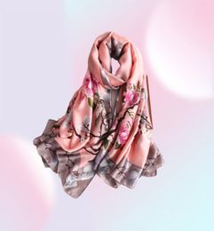 Une nouvelle écharpe semi-quasi-nature pour les femmes à l'été Sun Sun Holiday Beach Towel Coréen Version de la Silk Fashion Trend Shawl4370308