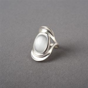 Een niche nieuwe gezichtssluier Frosted ingelegde Cat's Eye Stone Ring met verstelbare opening Unieke Europese en Amerikaanse persoonlijkheid Trendy Ring voor dames