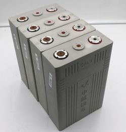 Een pakket prismatische oplaadbare lithium LIFEPO4 batterijcel 3.2V 180AH Deep Cycle for Solar System Energy Storage 4PCS CELLEN