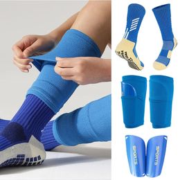 Un conjunto de alta elasticidad Fútbol Shin Guards Adultos Niños Deportes Legging Cubierta Protección al aire libre Equipo Nop Slip Calcetines de fútbol 240226
