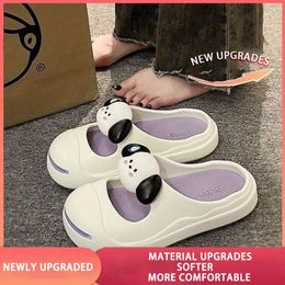 Les nouveaux semi-galets de chiot de dessin animé de A10 sont portés à l'extérieur des chaussures de trou de trous de pipi de semelle épaisse des femmes d'été