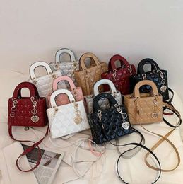 A113 EMED Heart Evening Sacs Designer Leisure Handbags Chic Patent Cuir Small épaule Menger Purse P3HX #