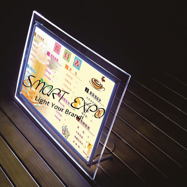 Exibição de publicidade de caixa de luz de cristal A3 com suporte livre na mesa suportada por parafusos de aço e embalagem de caixa de madeira