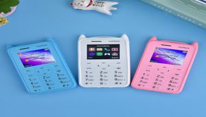 A5 Children039S Ultraathin Card Mobile Telefoon Mini 2G GSM -smartphone met 500MP Camera Bluetooth Music Cartoon Small Phone7706902