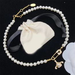 Nouveau collier féminin à la mode marque chaîne de perles chaude collier planète collier de perles Saturn chaîne de clavicule Satellite atmosphère Punk
