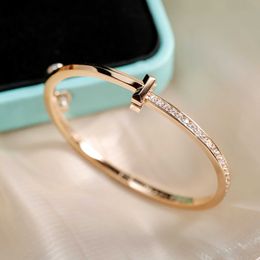 AA Designer Charm Bangle Bracelet TifanT Love 925 bracelet en argent sterling diamant T1 simple rangée de diamants version étroite bracelet 9IJJ