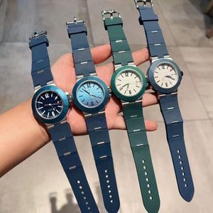 AAA Designer roestvrij stalen blauwe kast topheren horloge gezicht 40 mm mannen vrouwen met automatische mechanische beweging rubberen band polshorloges voor kerstcadeau geen doos