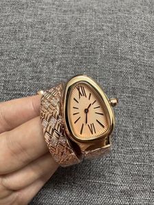 AAA modemerk ontwerper kijkt naar klassieke kwarts Watch Womens Watch Net Red Luxury Bracelet Womens Watch 004