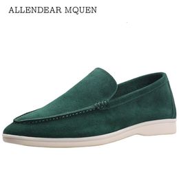 AAA Quality Fashion Men Casual Le cuir chaussures Luxury Italien Soft Men Locs à la main Mocasins Hommes Breatteur Slip sur les chaussures de bateau Plus taille