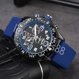 AAA Quality Top Luxury Mens Watch Quartz Endurance Pro Avenger Chronograph 44 mm Montres de plusieurs couleurs Rubber Men Glass Wrist Wrists