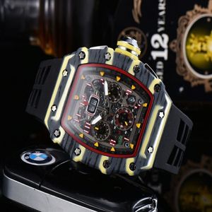 Montre AAA Mouvement à quartz automatique Marque Montres Bracelet en caoutchouc Sports d'affaires Montres transparentes Batterie miroir en cristal importée 306S