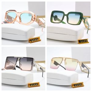 Nouveau look de mode Top vente chaude marque lunettes de soleil de créateur pour femmes hommes à la mode noir cadre épais luxe designer lunettes de soleil moderne avec boîte