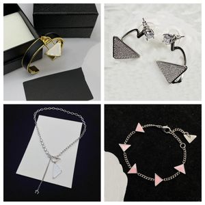 Nouveau look haut tendance marque de vente chaude pendentif colliers boucles d'oreilles bracelet bijoux cadeaux pour femmes anniversaire anniversaire femme maman petite amie