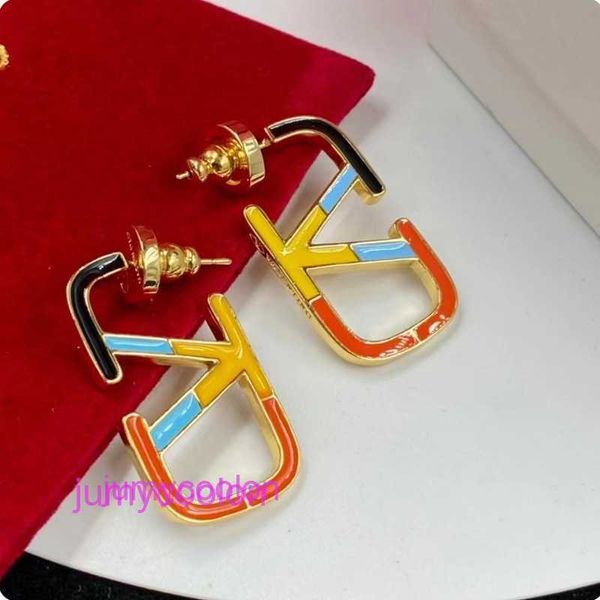 Aavaleno Top Edition Designer Delated Earring V Letter Drop Colorfuful Glue 925 Boucles d'oreilles à aiguille en argent Moucrages d'oreilles MATÉRICES MORTILLES D'OREURS FASHIFS pour les femmes