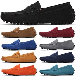 Moda para hombre zapatos casuales de cuero suela suave chanclos negro rojo naranja azul marrón hombre cómodo zapatilla de deporte al aire libre tamaño grande 38-49 AA0044