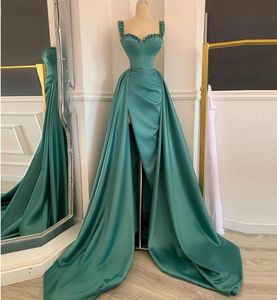 Abendkleider 2022 Groene moslimavondjurk Mermaid Sweetheart Crystal Satin Slit Arabische Dubai Sexy formele prom -jurken Long7244653