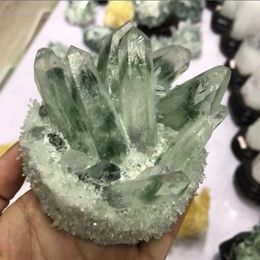 Environ 500g Rare spécimen minéral de grappe de cristal de Quartz fantôme vert naturel247m