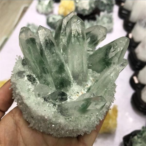 environ 500g rare spécimen minéral de grappe de cristal de quartz fantôme vert naturel317B