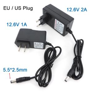 AC 100V-240V DC 12.6V 1A 2A Chargeur 12 V Volt Adaptateur d'alimentation 5.5 * 2,5 mm 12,6V 2A pour 18650 Lithium Battery Pack Eu US PLIG