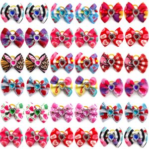 Accessoires 50 / 100pcs pour animaux de compagnie de la Saint-Valentin Supplies Hoies de chien Bows Small Dog Hair Accessoires Style Style Chien de style Girl Boy ACCESSOIRES